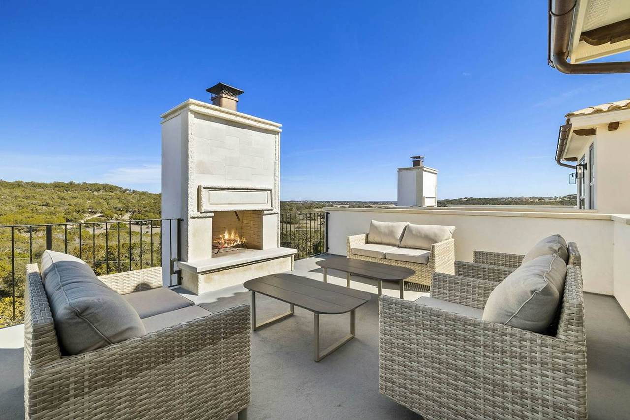 Balcony looking out over the Pedernales valley at Las Luces Village