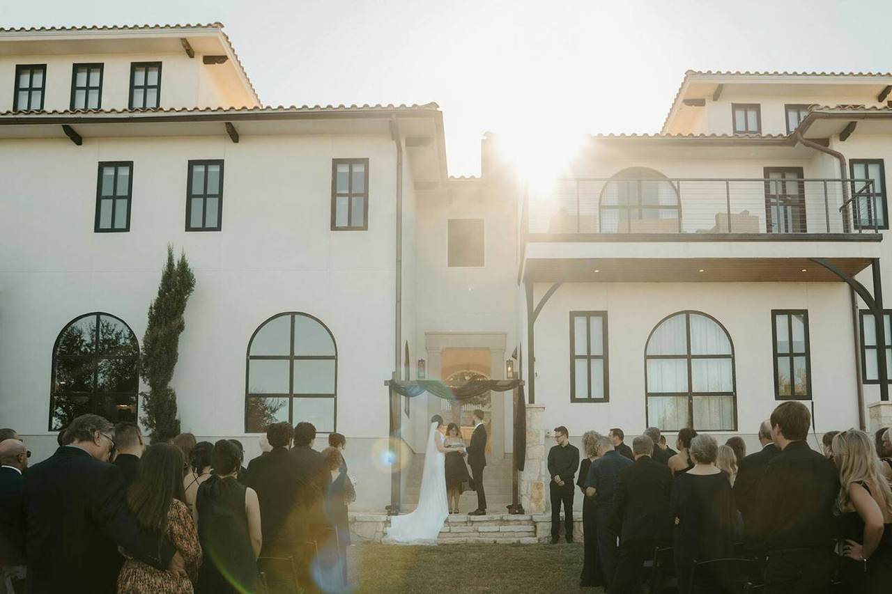 Outdoor wedding ceremony at Las Luces Village