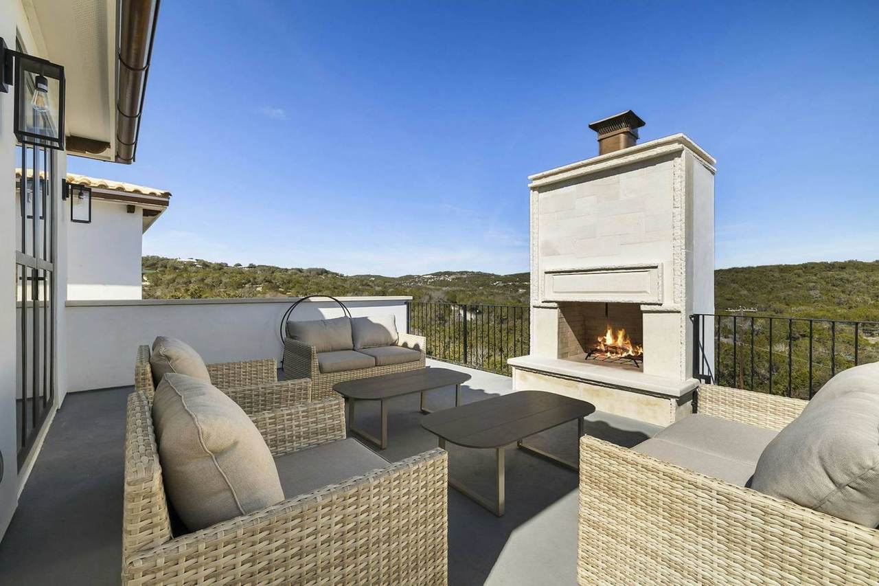 Villa 3 at Las Luces Village: the outdoor lounge on the third floor facing the hills